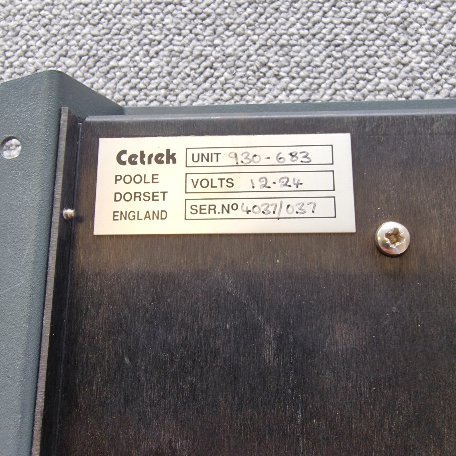 742005