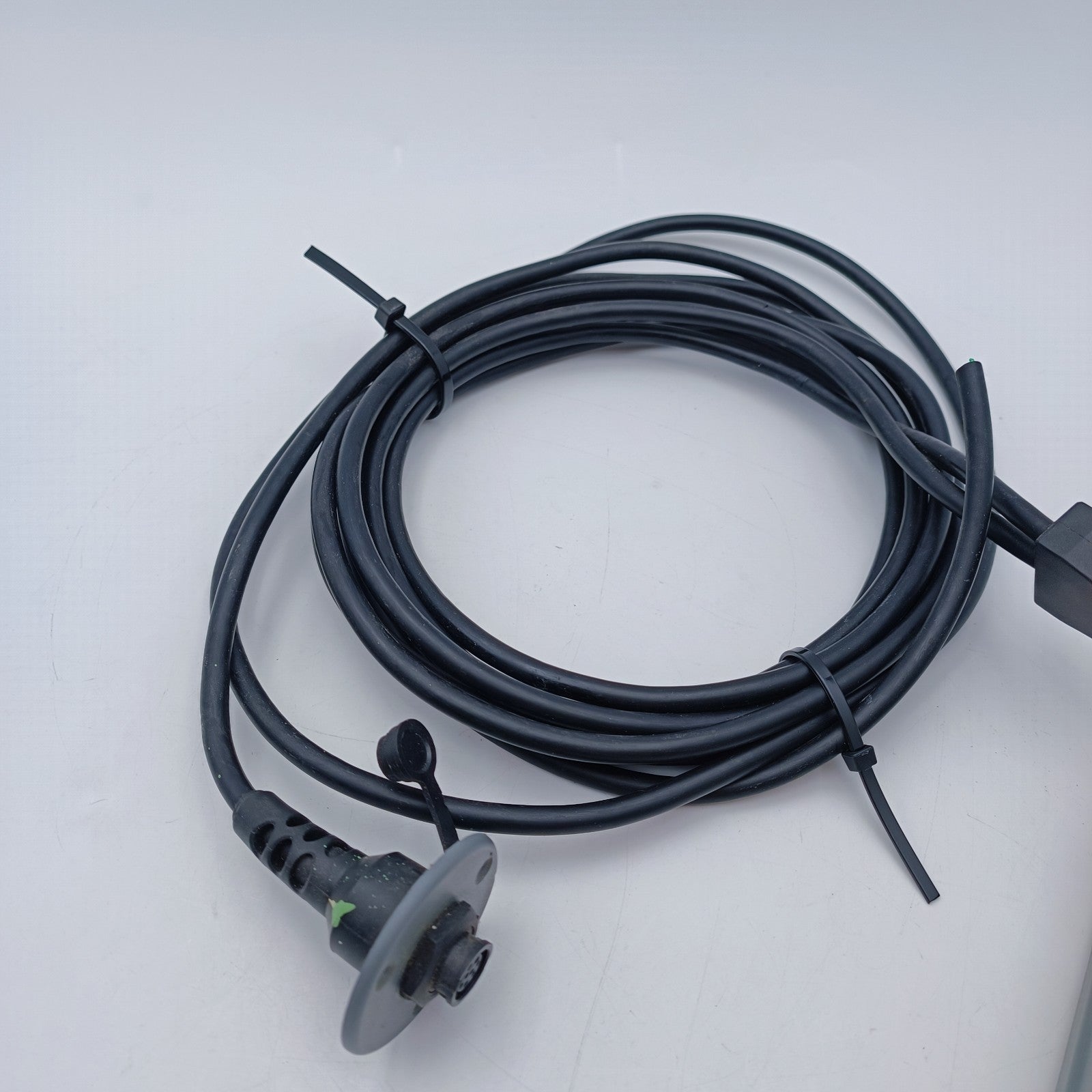 Raymarine E42002 External Speaker for Ray240 Marine VHF Radio w/ Cable 8 Pins14