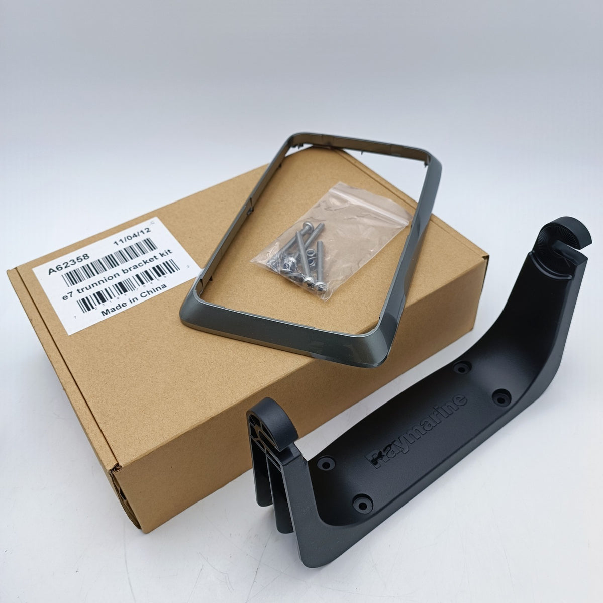 Raymarine A62358 e7 Trunnion Mounting Bracket Kit w/ Bezel & Hardware0