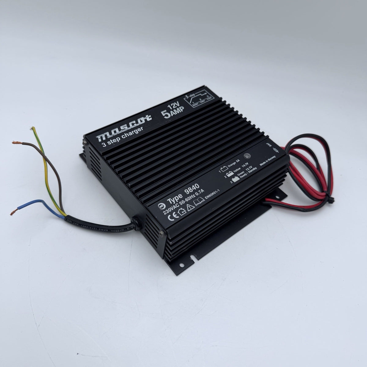Mascot Type 9840 12V 5A 3-Step Battery Charger 230V AC Marine Boat0