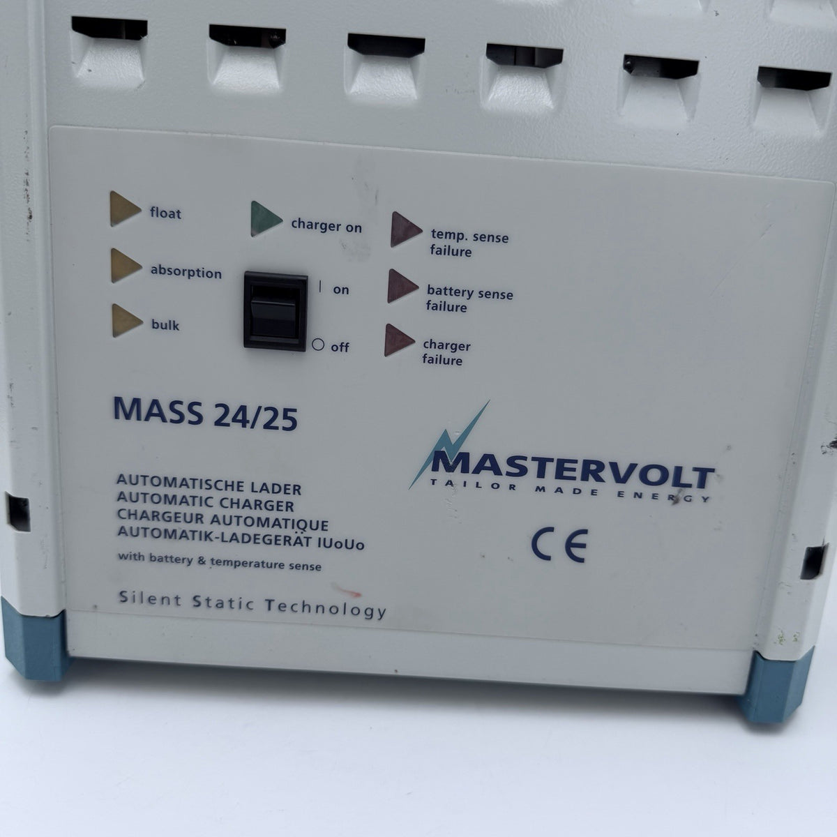MASTERVOLT CHARGER MASS 24/25 f/ BATTERY 24V 25A Chargermass Input 200-240V2
