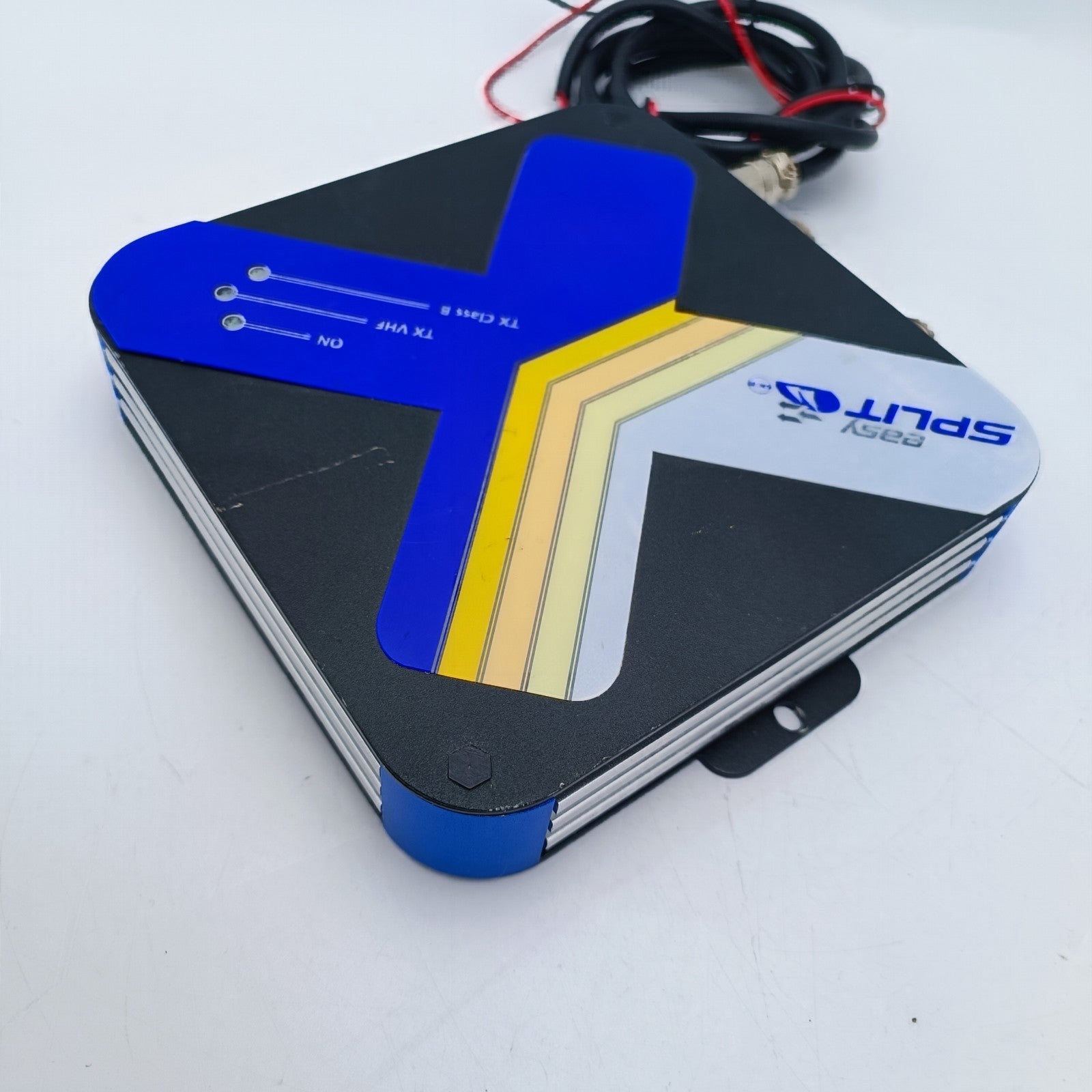 EASYSPLIT ACTIVE ANTENNA SPLITTER A-027 DC 9 TO 28V @ 25-130 mA easyAIS 9