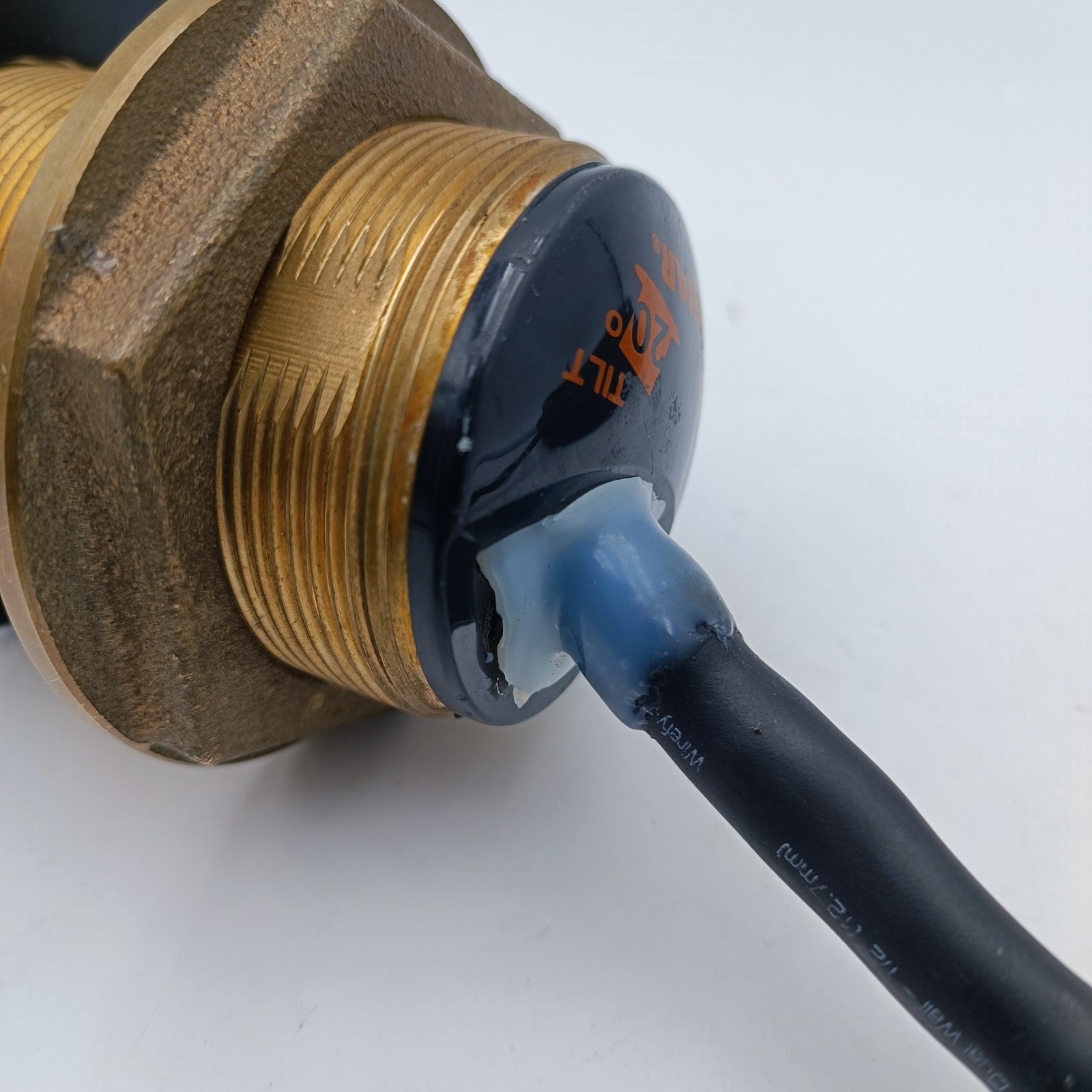Airmar B60-20 20° Tilt Bronze Thru-Hull 50/200kHz 600W Depth Temp Transducer1