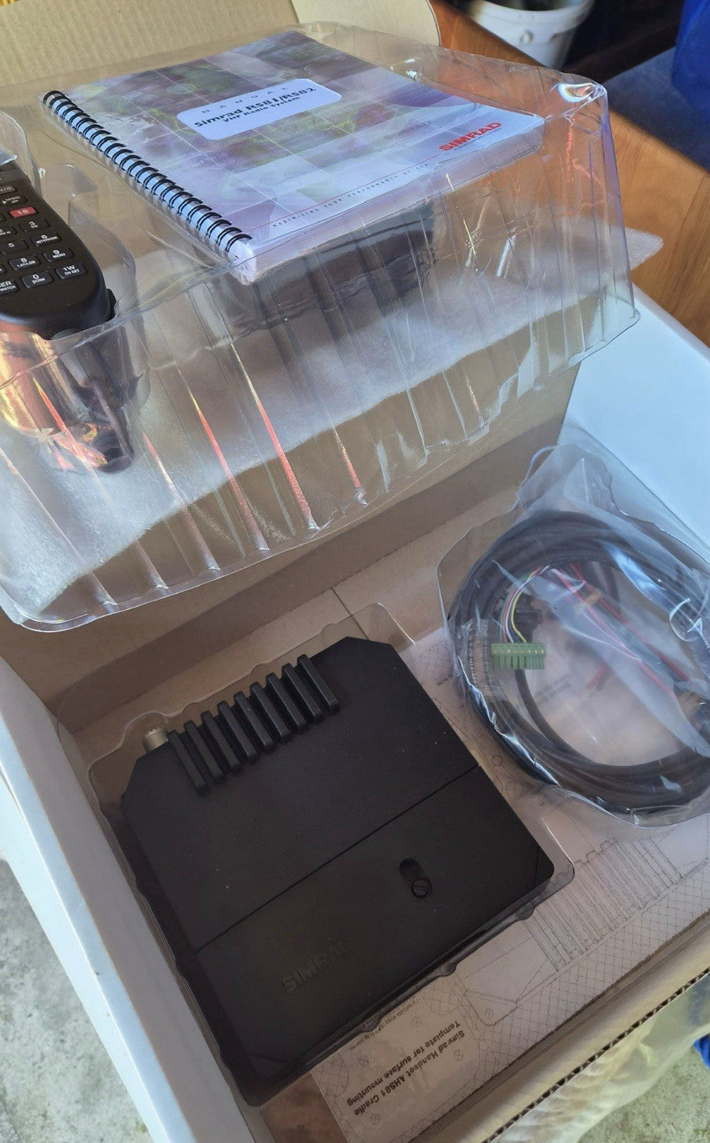 Simrad RS82 RS80B Marine VHF Set Radio System SimNet IS12 dVHF RS87 BRAND NEW3