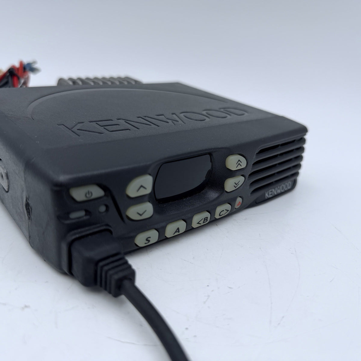 Kenwood TK-8302 -1 UHF FM Mobile Two Way Radio Transceiver w/ Microphone 12V1