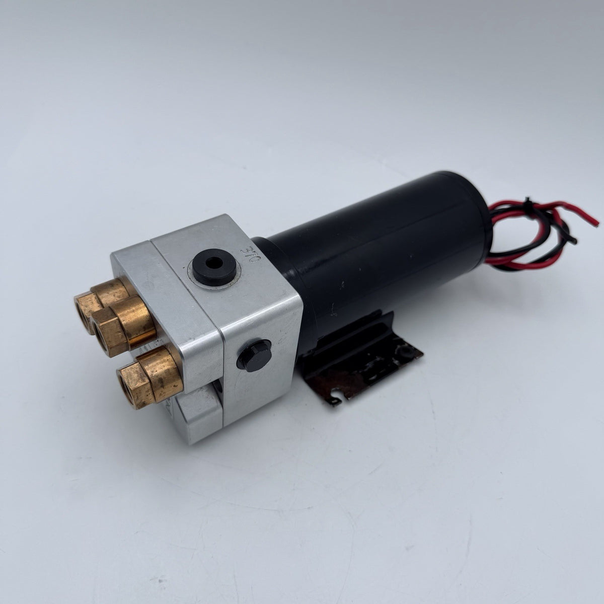 Raymarine E12139 Hydraulic Pump Raymarine Furuno HRP05-12 Garmin 0.6L 12V Navman1