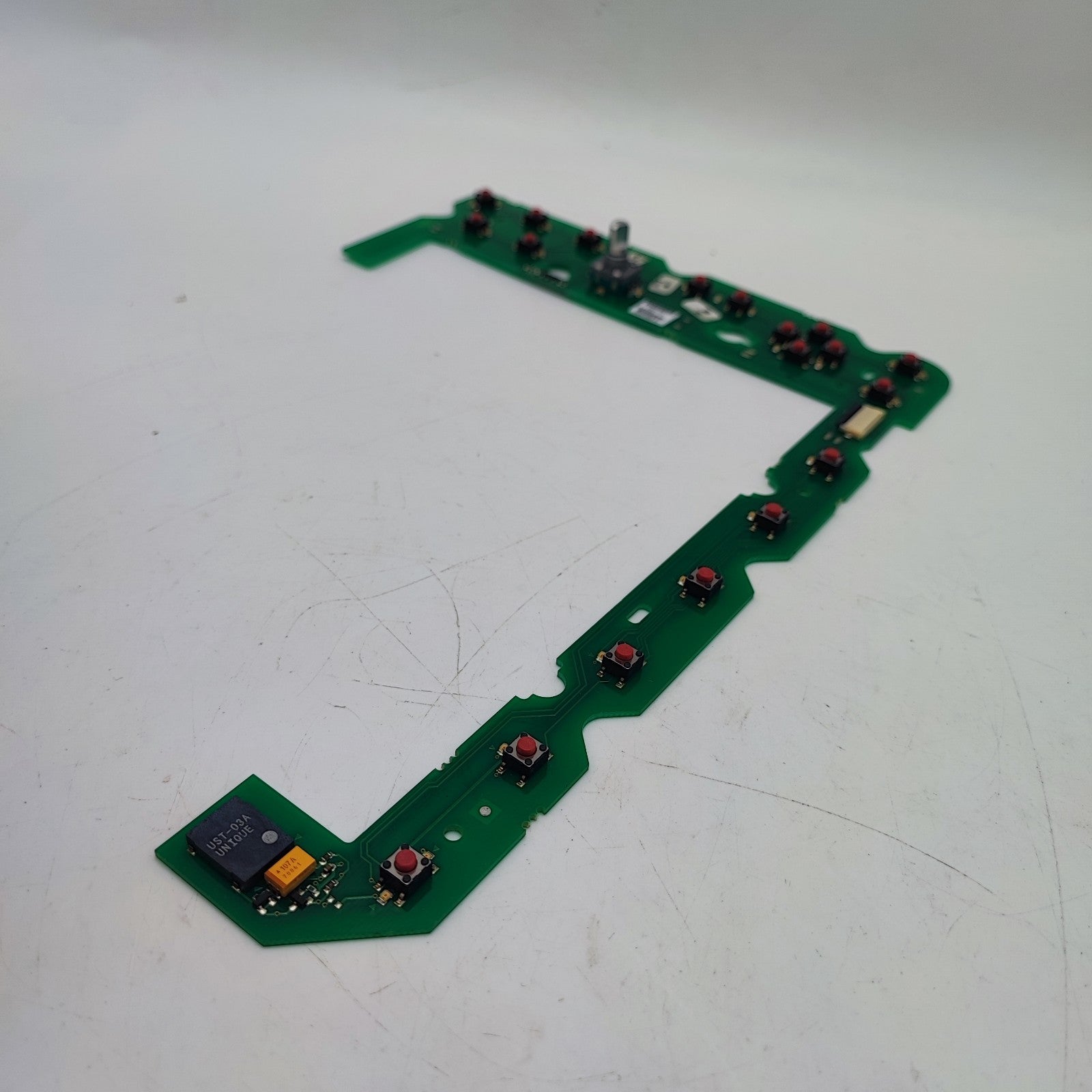 Raymarine E80 MFD Chartplotter Radar Keyboard 4598-063 PCB 3015-369 Issue C3