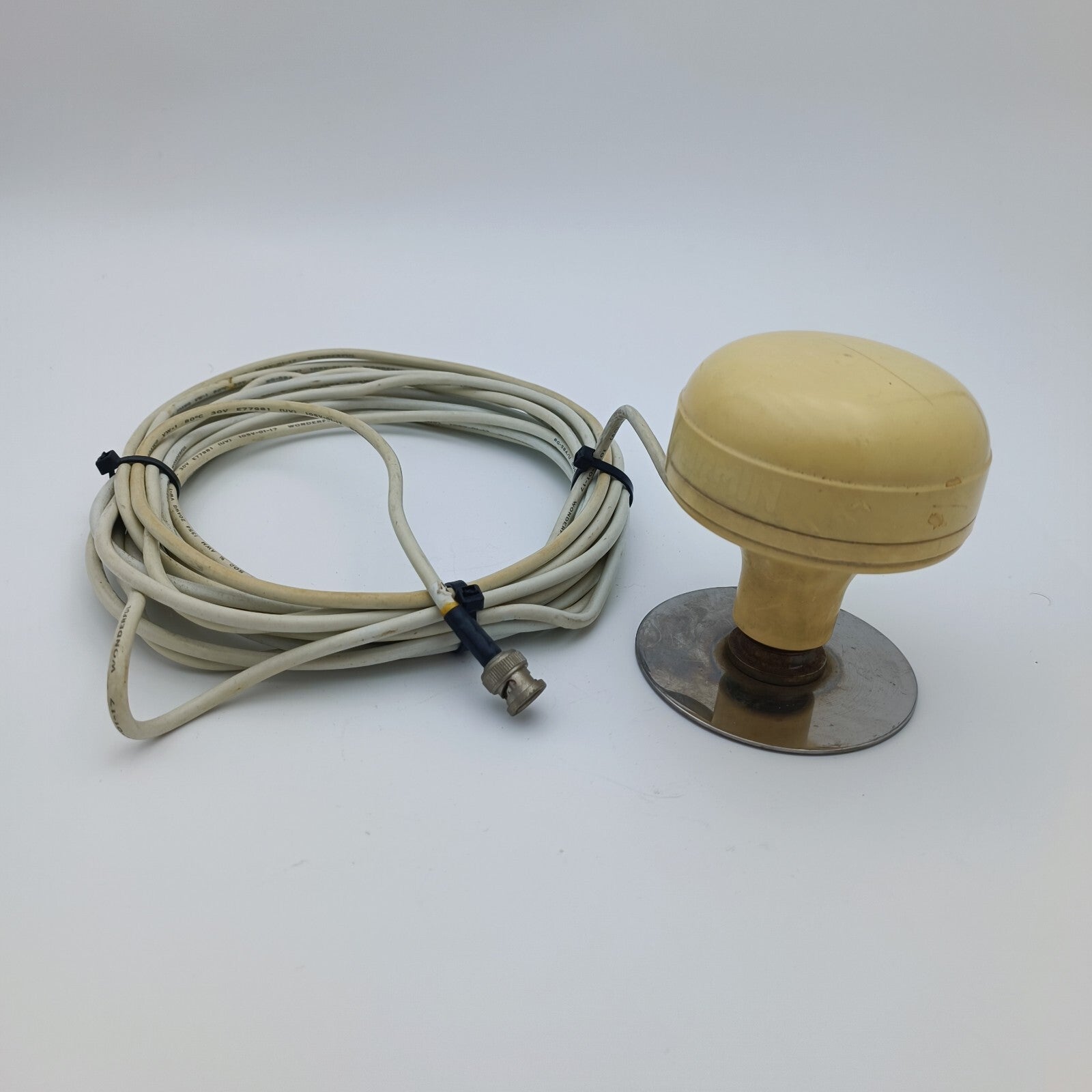 GARMIN GPS ANTENNA w/ BNC connector & Mount f/ GPSMAP 182C 192C 292 498 230 172C0