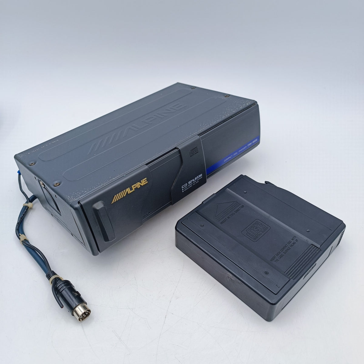 Alpine CHM-S600 6 Disc CD Auto Changer 12V w/ 4906 Magazine Cable Vintage4
