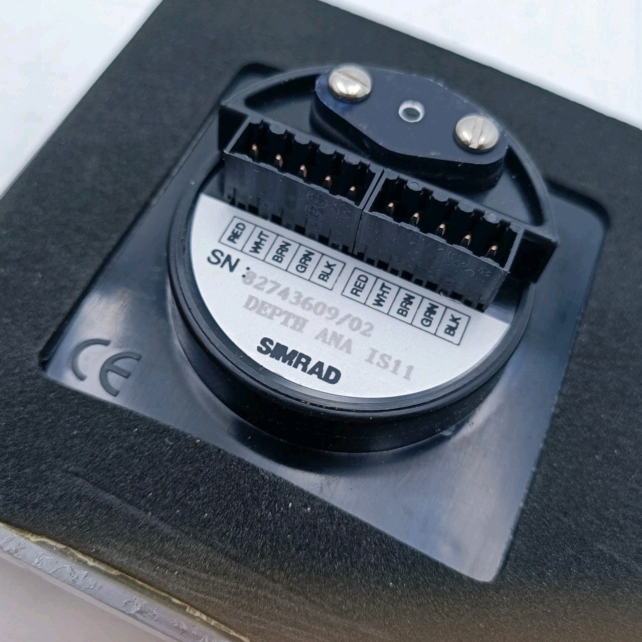 SIMRAD ROBERTSON IS11 Depth Analogue Instrument Display 0-200m 12V Anchor Alarm8