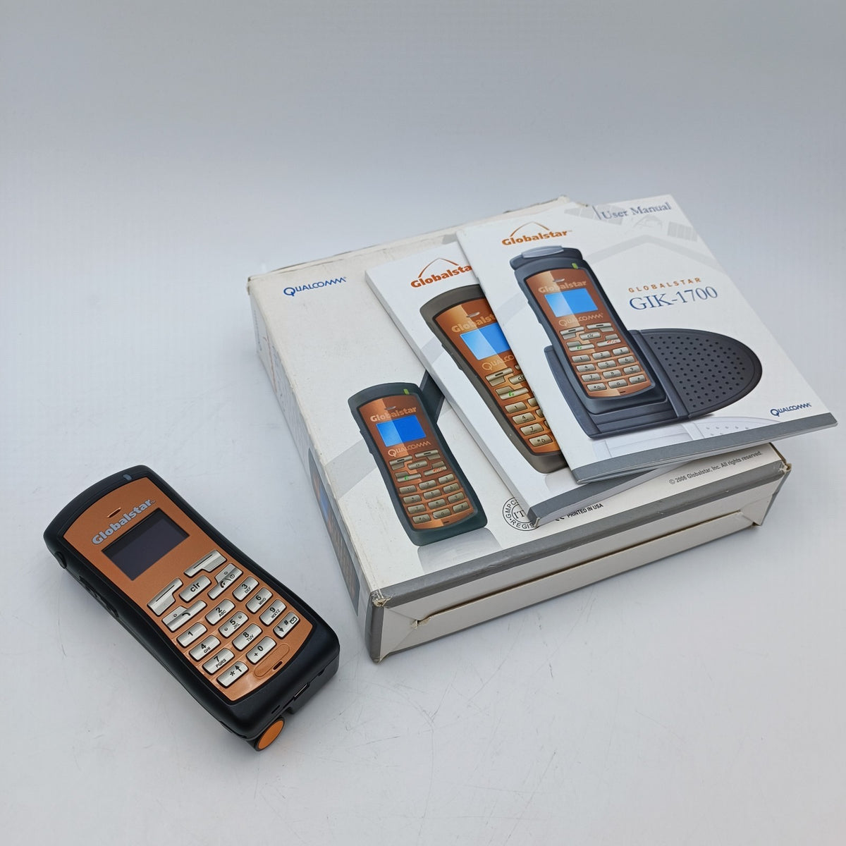 Globalstar GIK-1700 Qualcomm Satellite Phone Handset with Antenna Box & Manuals0