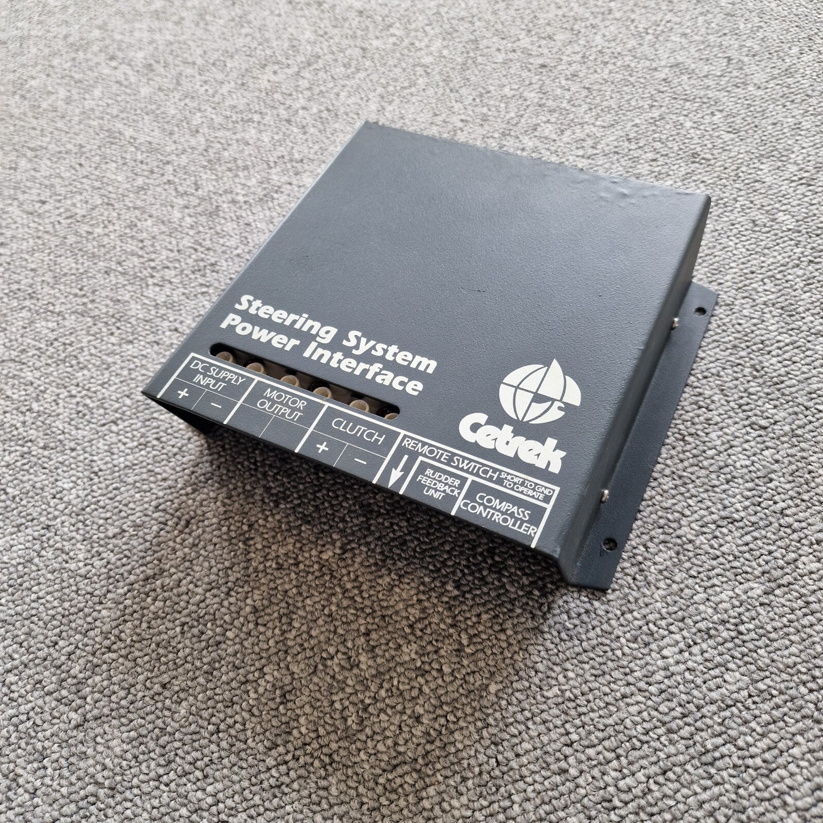 742005