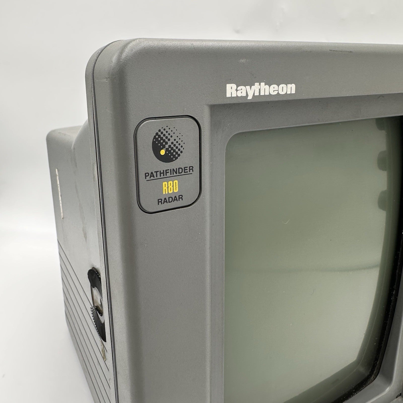 Raymarine R80 R80RC M92673 Raytheon 10 CRT Pathfinder Radar Chartplotter Display1