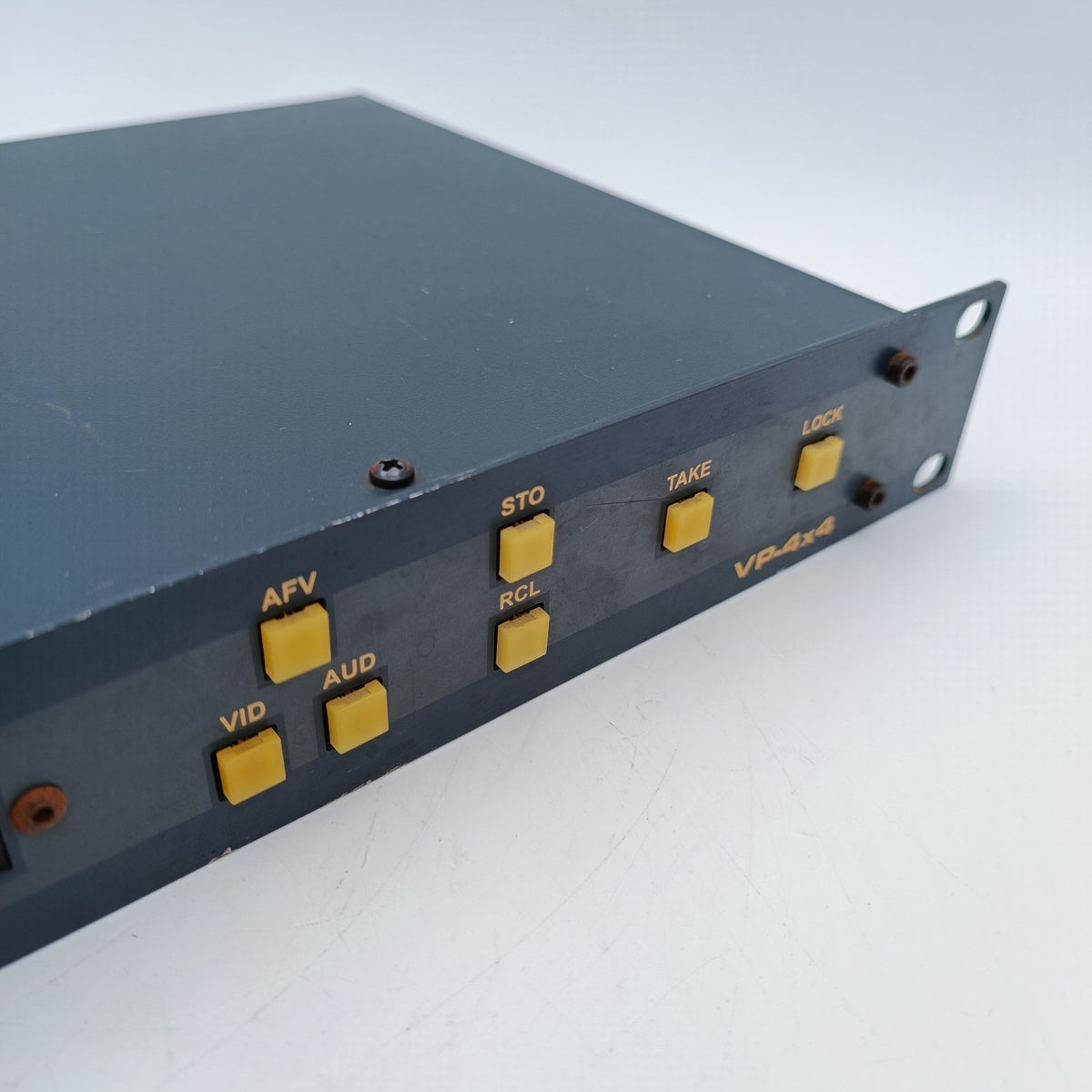Kramer VP-4X4 4x4 VGA XGA Audio Matrix Switcher Video Routing Switch 220V4