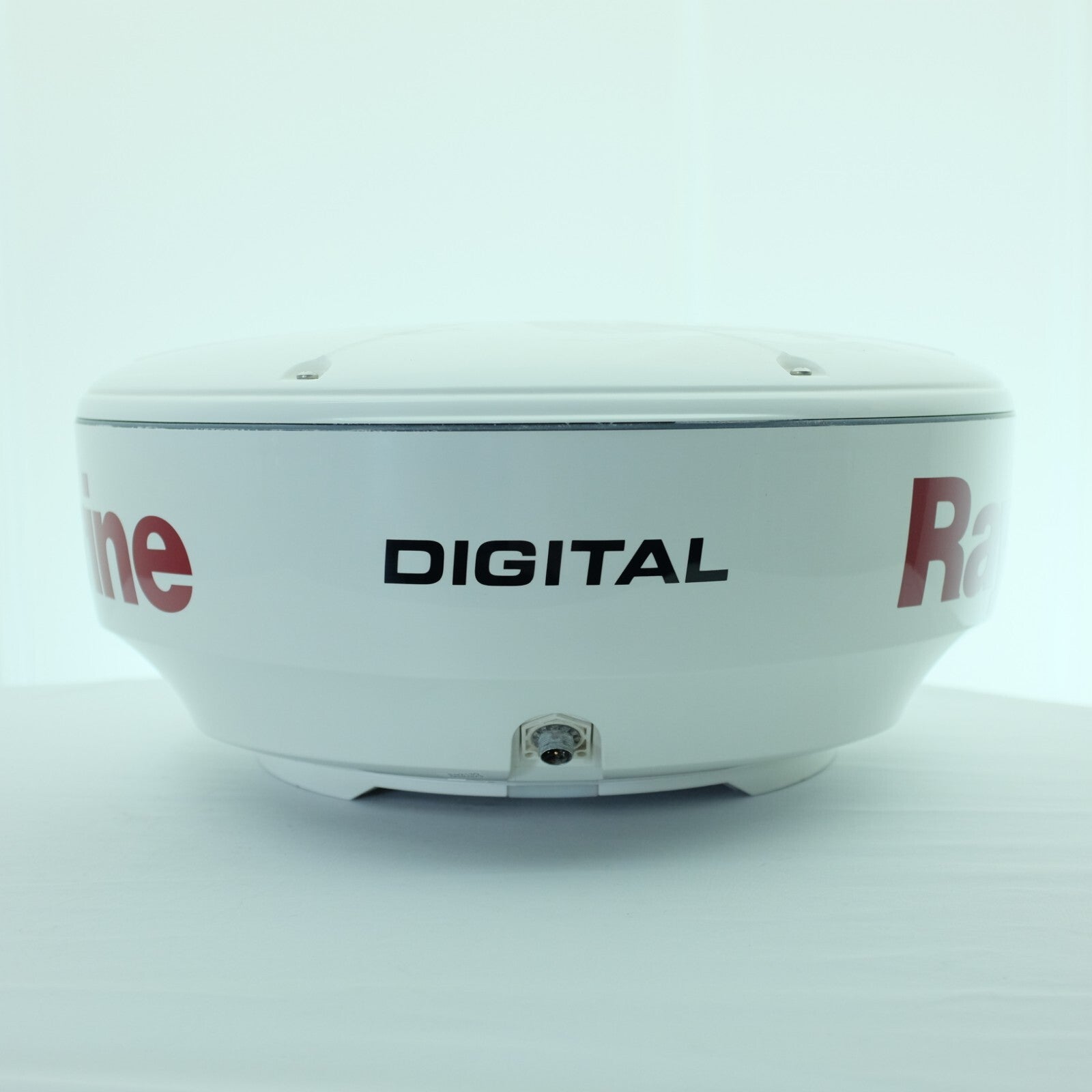 Raymarine RD418D 4KW 18'' Digital Radar Radome Scanner E92130 Low h Magnetron1