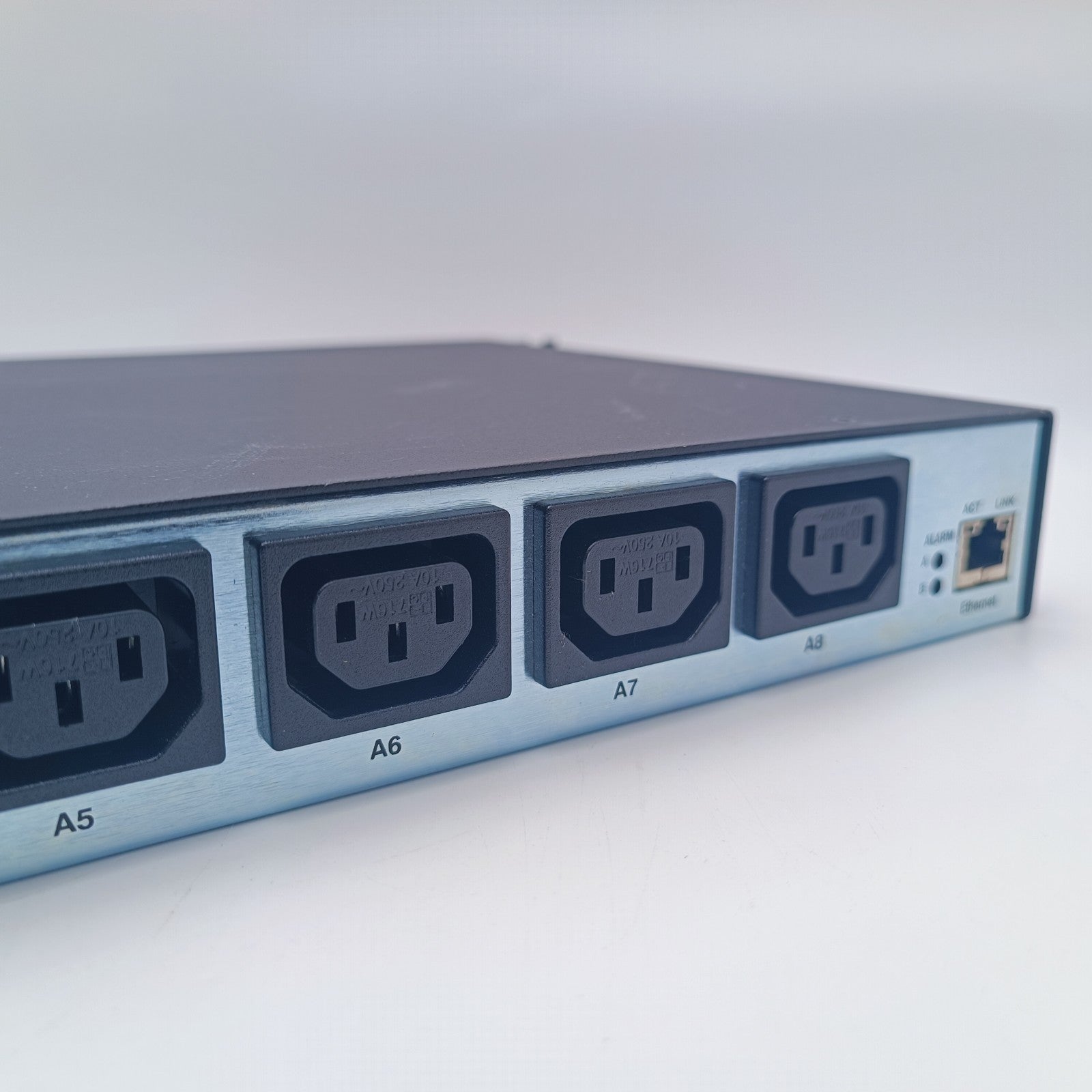 WTI VMR-8 Managed Power Controller 8-Outlet Intelligent Rack Power Controller PD6