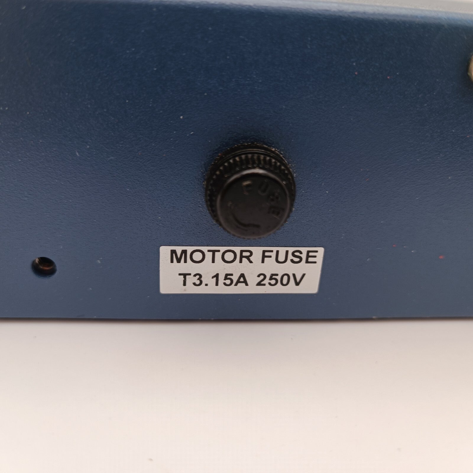 745637