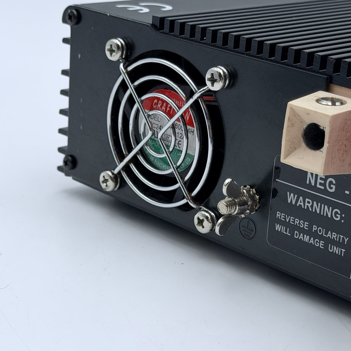 Mascot Type 9987 1000W 24V DC to 230V AC 50Hz Power Inverter Marine Boat4