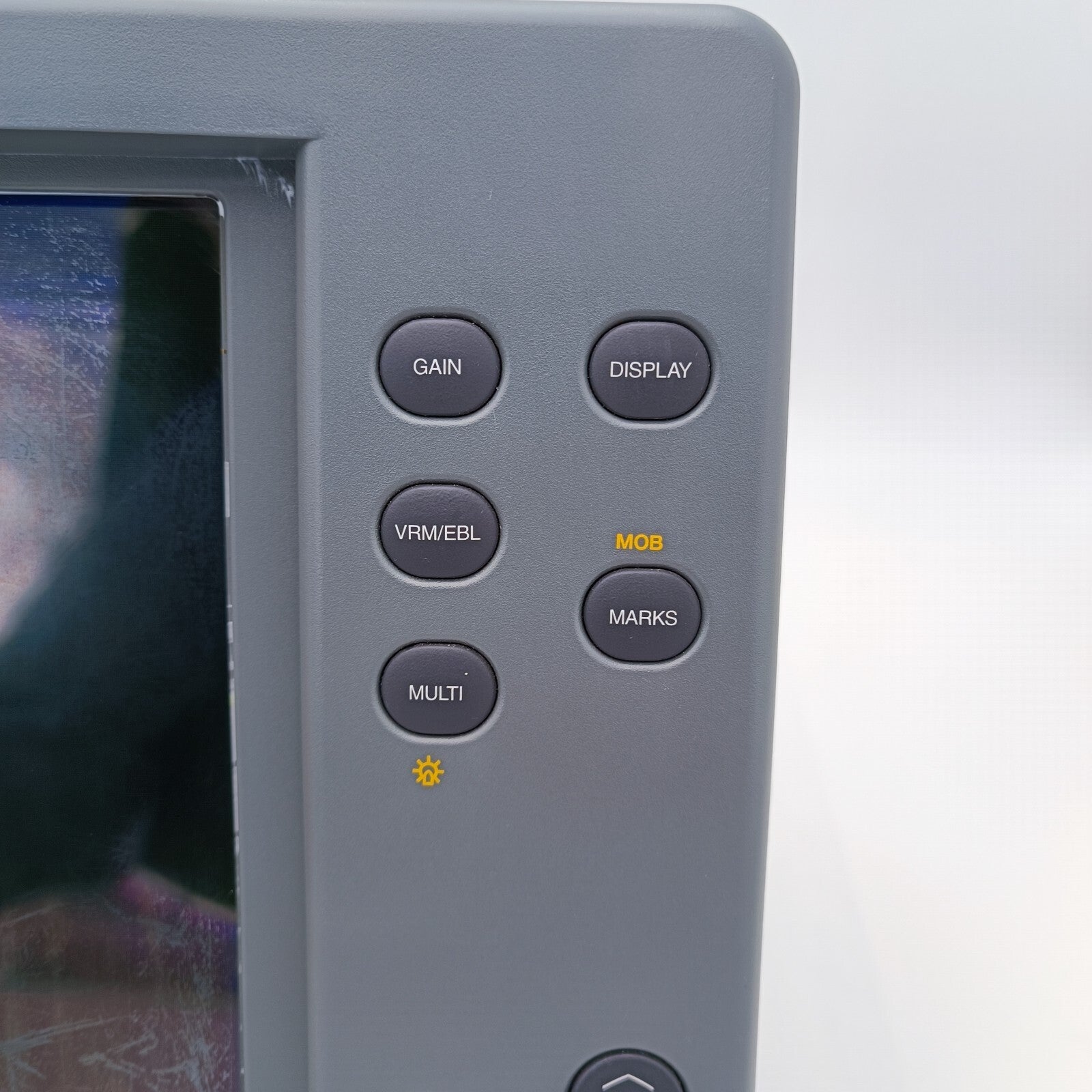 720025