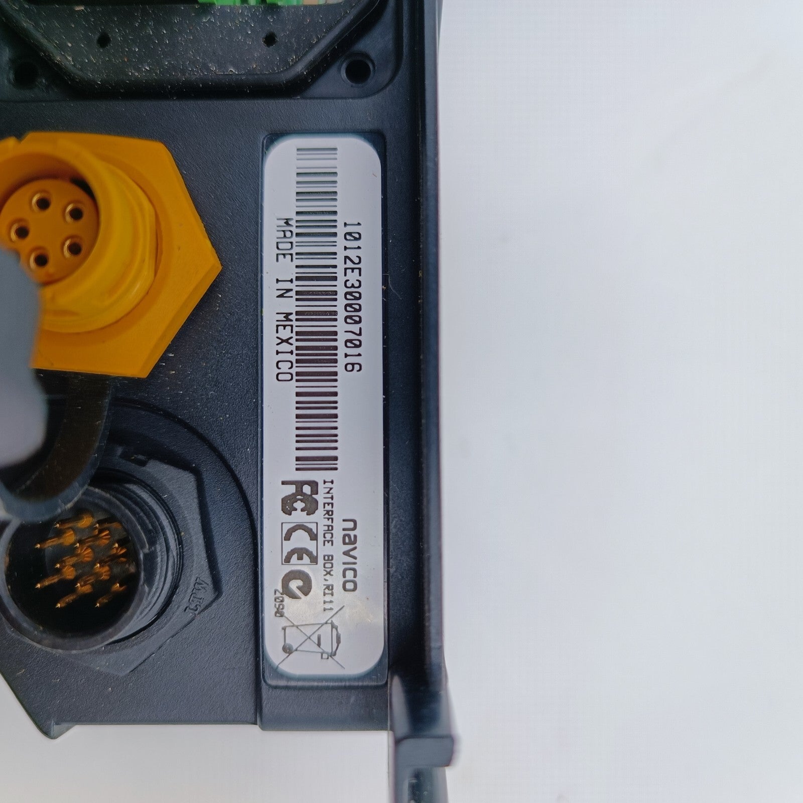 718233