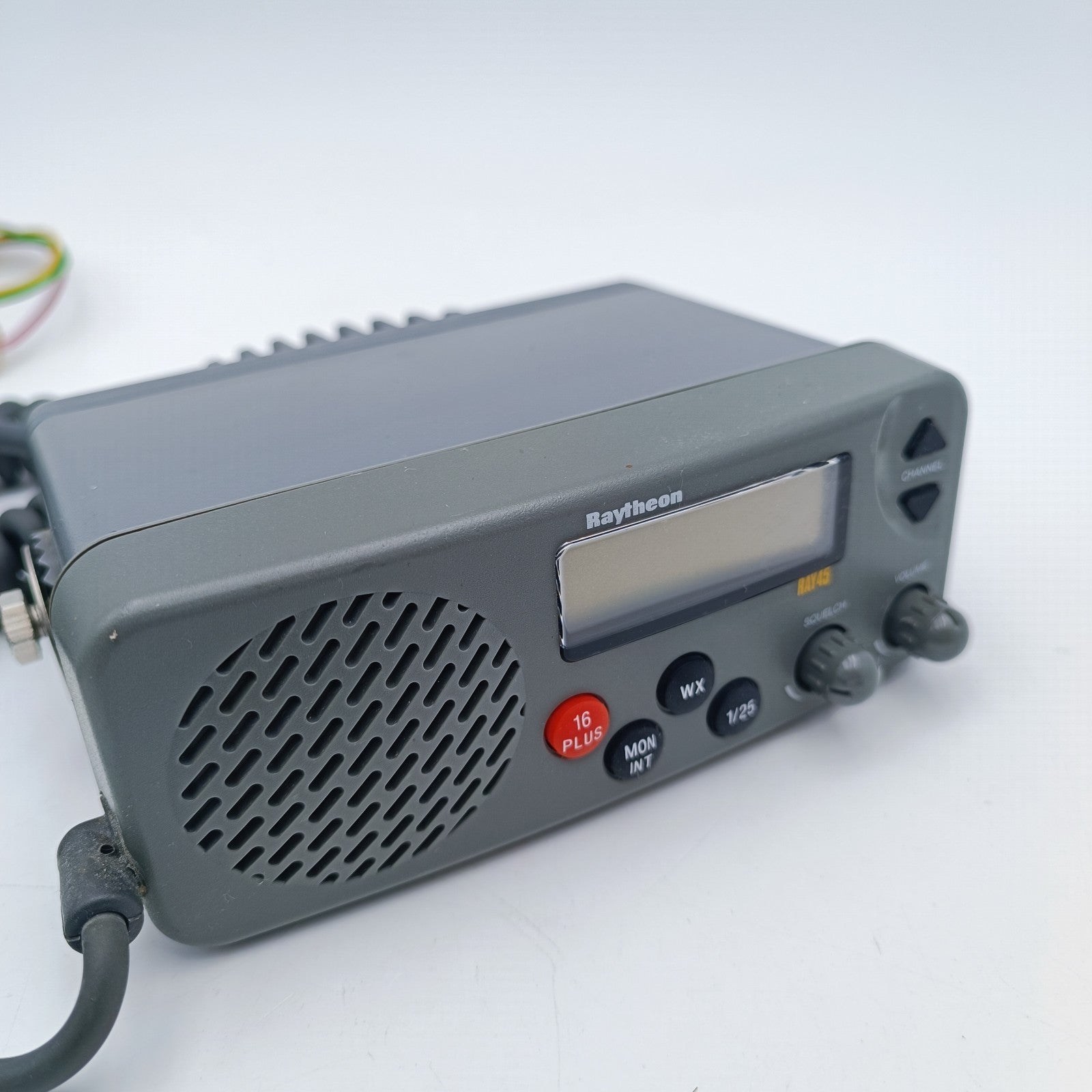 Raytheon Ray 45 RAY45 Marine VHF Radio 1/25W Transceiver w/ Hand Microphone11