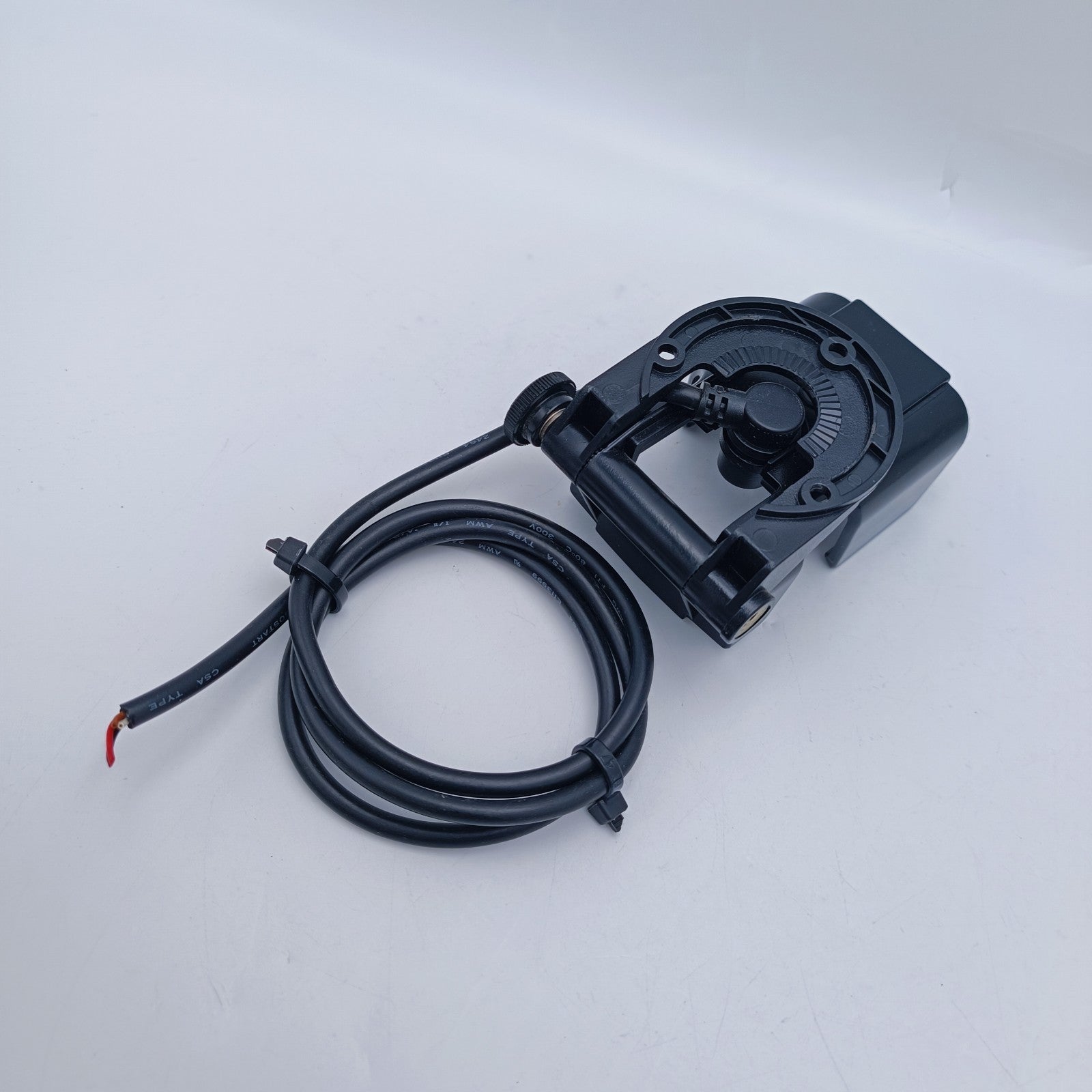 Garmin GPS 12 XL Marine GPS Navigator GPS 12XL w/ Mounting Bracket Power Cable12