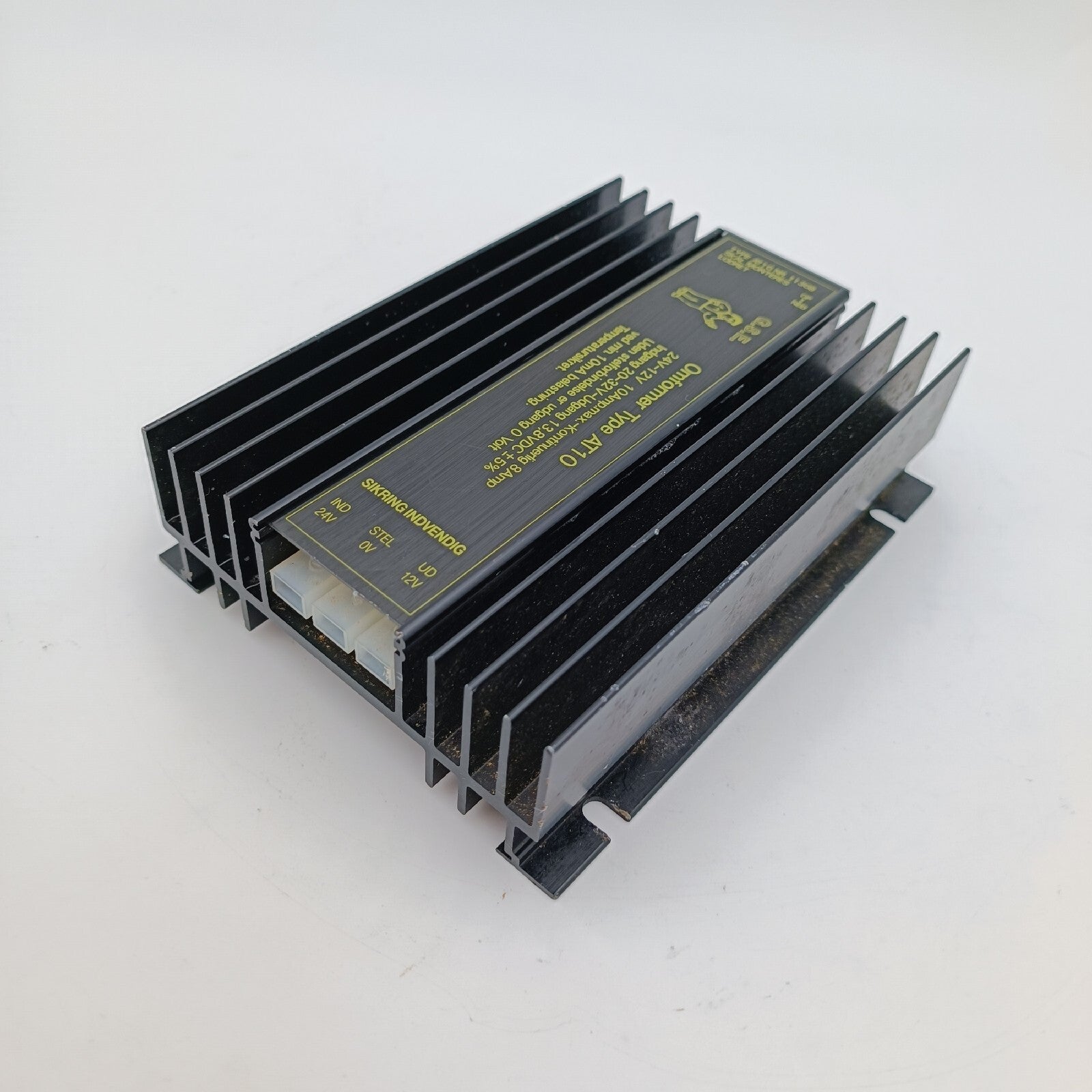 GSE DC-DC CONVERTER In: 24V - 32V Out: 12V 10A Type AT105