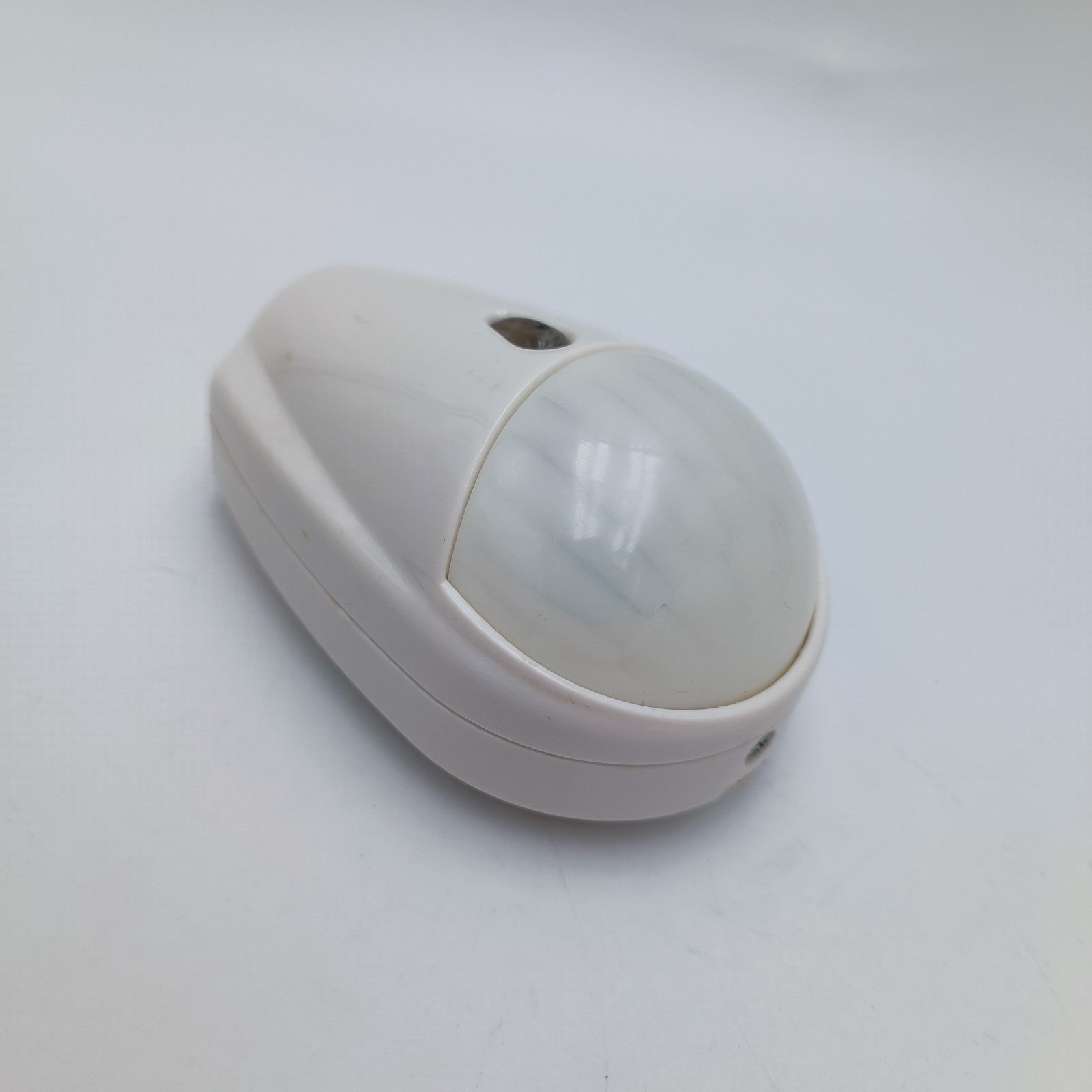 MC-335 DMT PIR Intrusion Detector Motion Sensor 12V – Boxed w/ Manual  Mount1