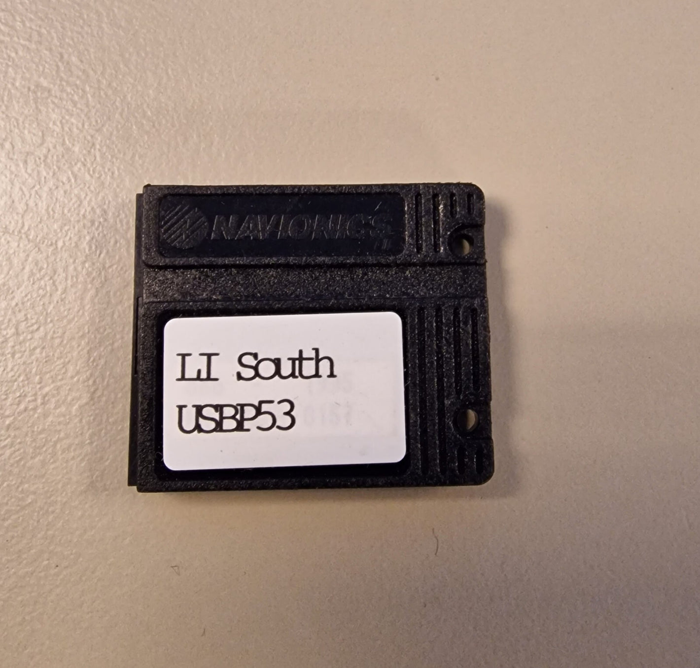 740437