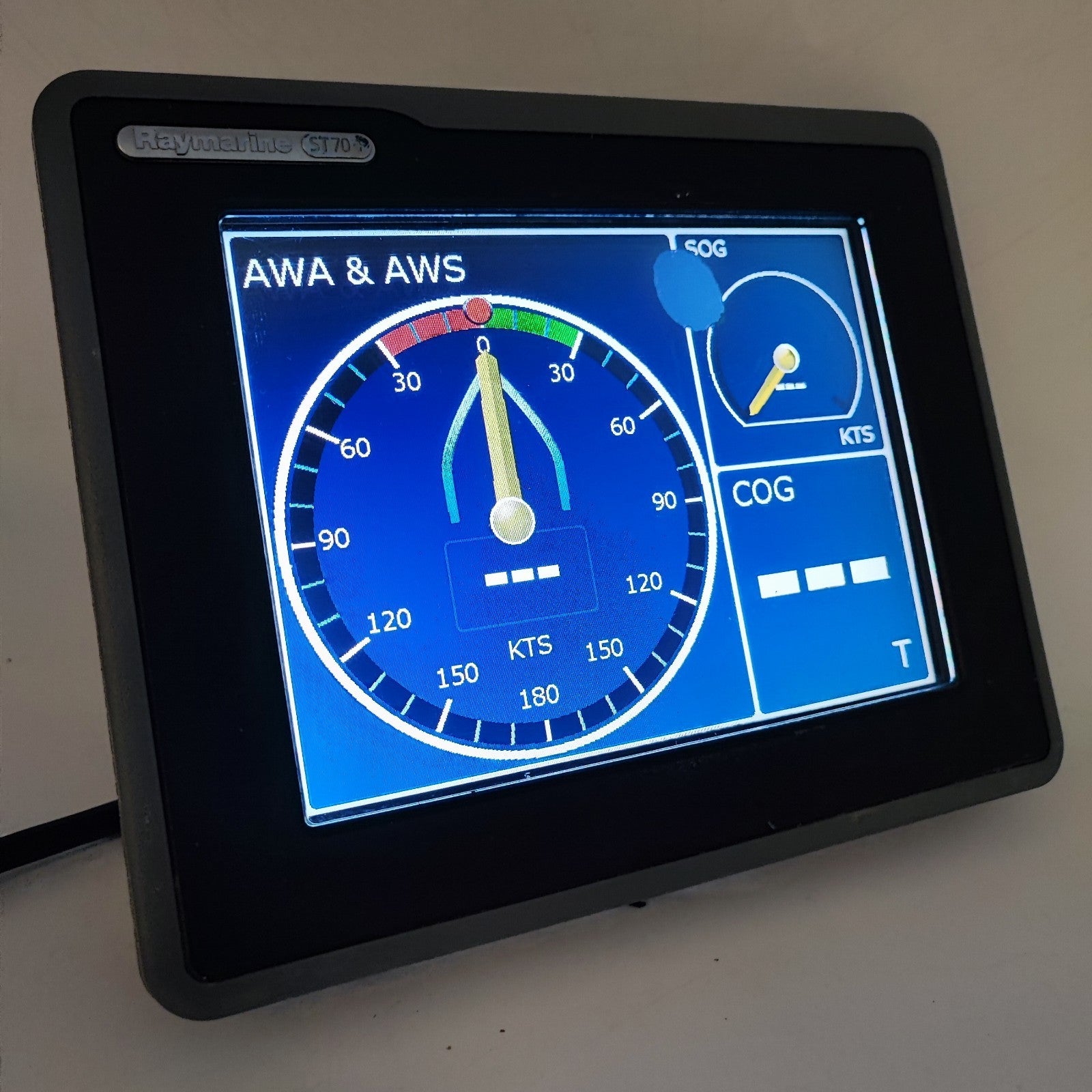 Raymarine ST70+ Multifunction Display AUTOPILOT CONTROLLER E22115 ST70 Plus1