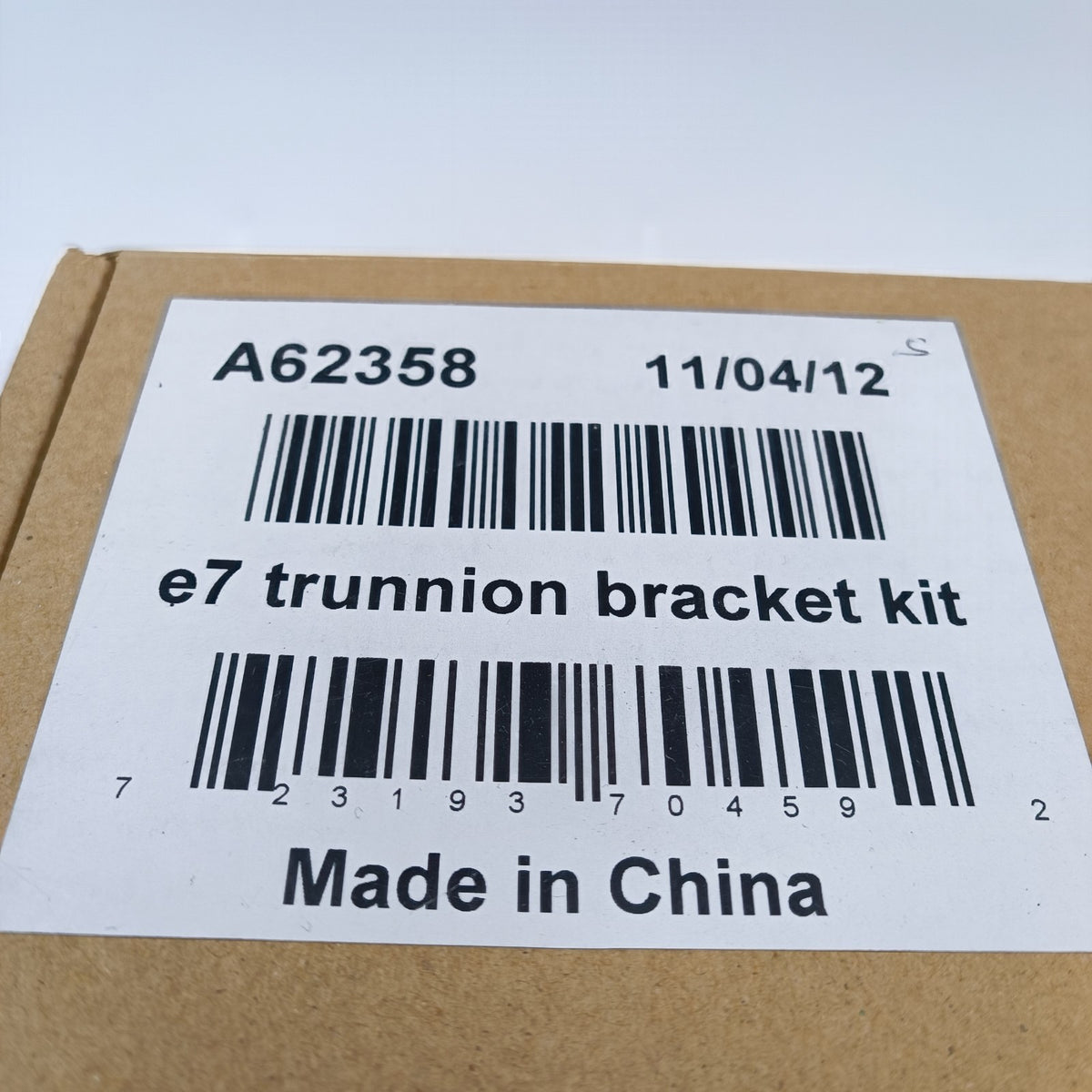 Raymarine A62358 e7 Trunnion Mounting Bracket Kit w/ Bezel & Hardware1