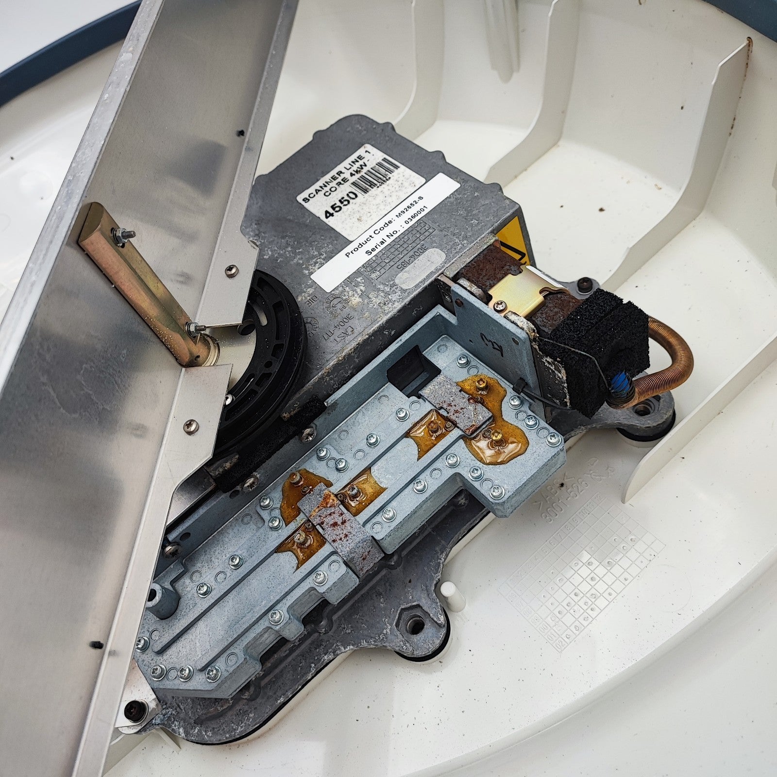 Raymarine Radar Dome Scanner M92652S 4kW Boat Marine Raytheon Navigation E12012