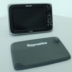 Raymarine e95 HybridTouch MFD Display Chartplotter Radar Display E70021 w/ Cover