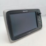 Raymarine e95 HybridTouch MFD Display Chartplotter Radar Display E70021 w/ Cover Gallery Image 1